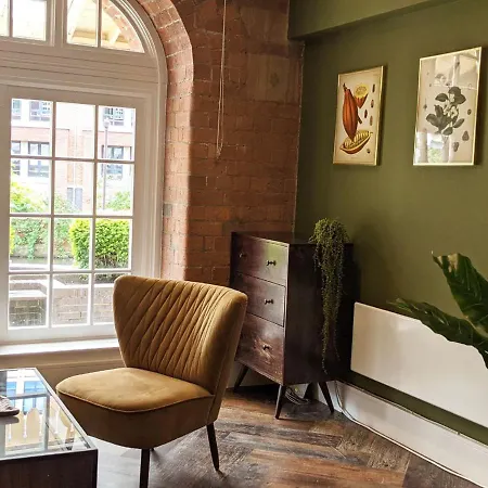The Botanist'S Hideout - Luxury Retreat With Parking Apartment York Exterior photo