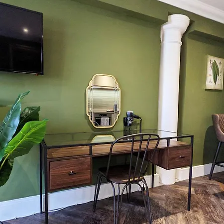 The Botanist'S Hideout - Luxury Retreat With Parking Apartment York Exterior photo
