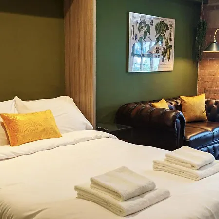 The Botanist'S Hideout - Luxury Retreat With Parking Apartment York Exterior photo
