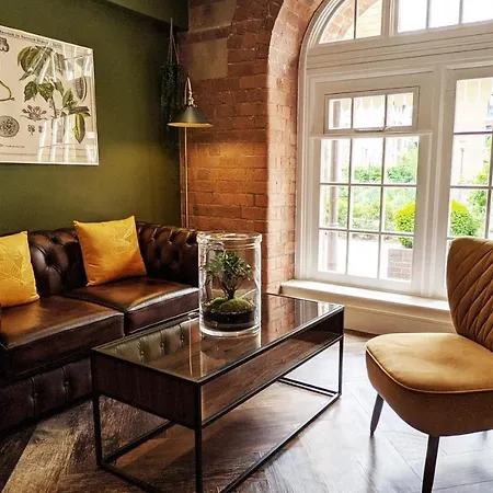 The Botanist'S Hideout - Luxury Retreat With Parking Apartment York Exterior photo