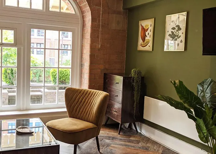 The Botanist\'S Hideout - Luxury Retreat With Parking