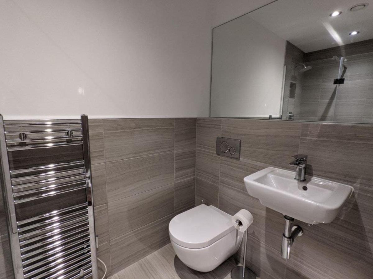 The Botanist's Hideout - Luxury Retreat With Parking Apartment *